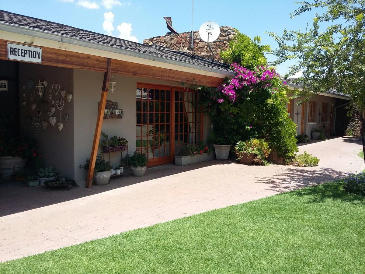 Lavender Lodge Vryburg Dış mekan fotoğraf