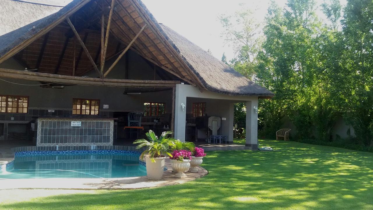 Lavender Lodge Vryburg Dış mekan fotoğraf